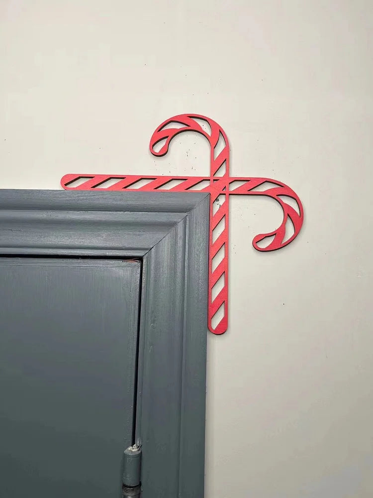 Houten kerstversiering voor deurkozijnen - handbeschilderd